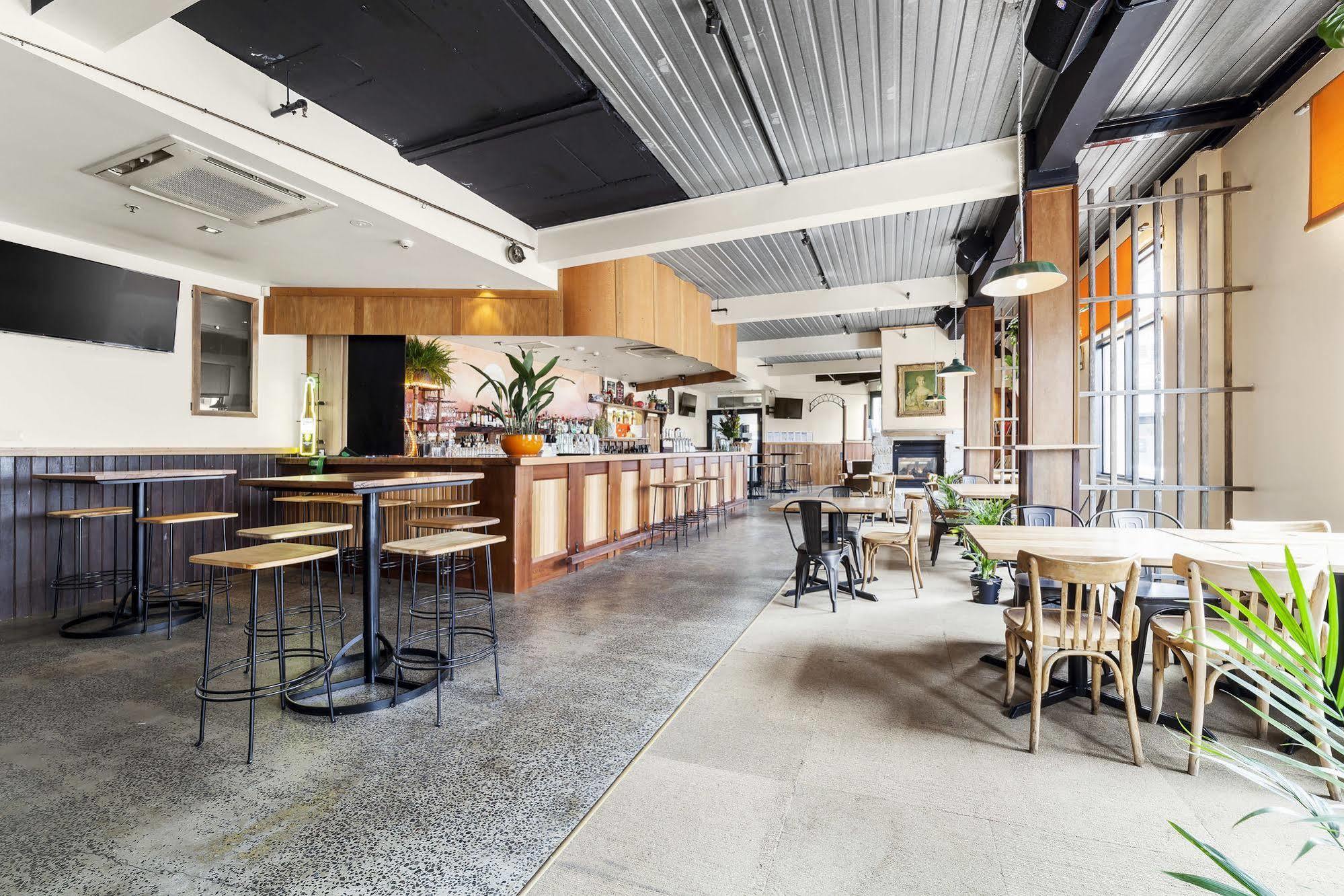 Summer House Hostel Melbourne